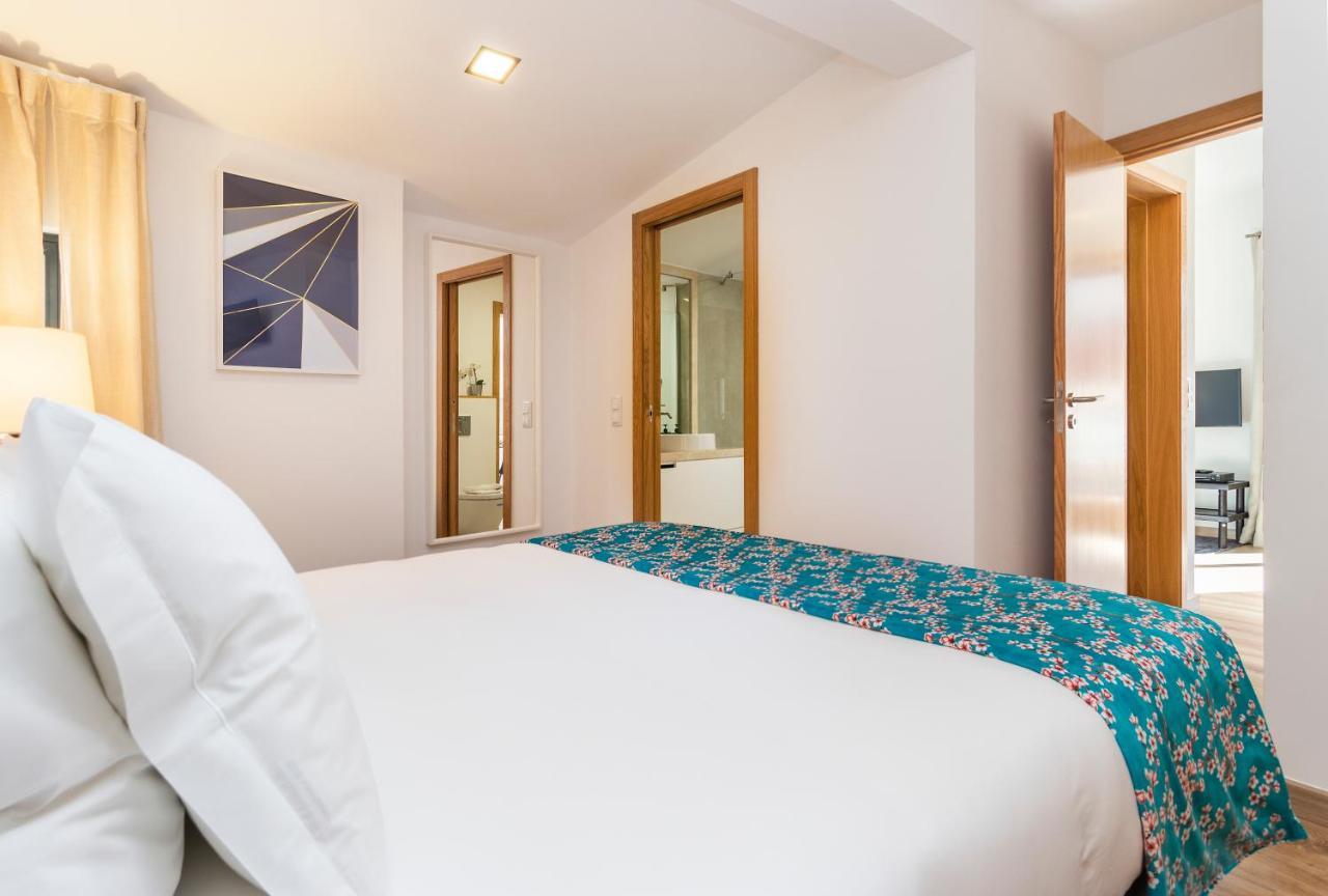 Perfect 1 Bed In Chiado With Terrace And Aircon Apartment Lisbon Exterior photo